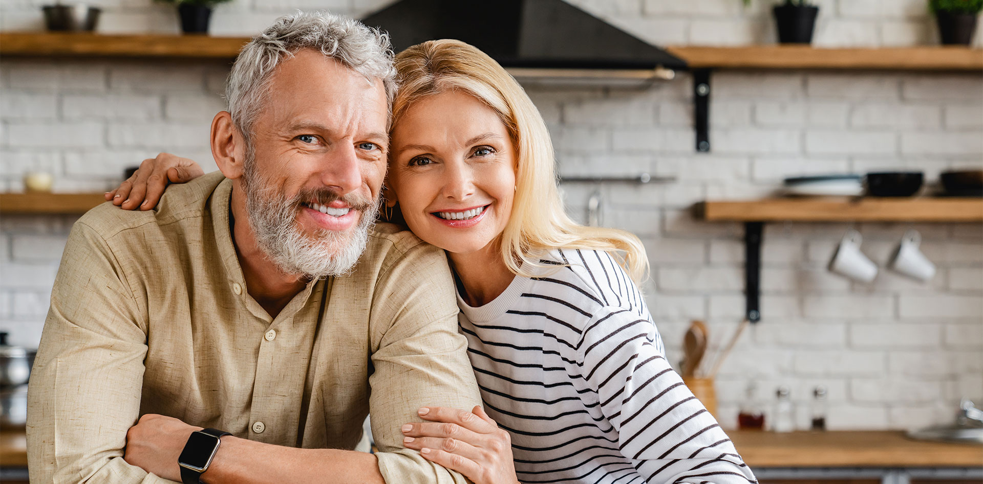 Dental Crowns vs. Veneers: Understanding the Difference